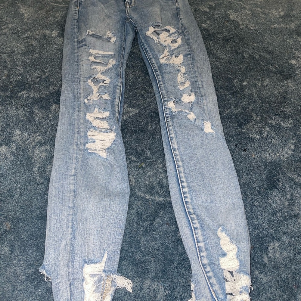 6 Regular American Eagle Ripped Jeans💙
